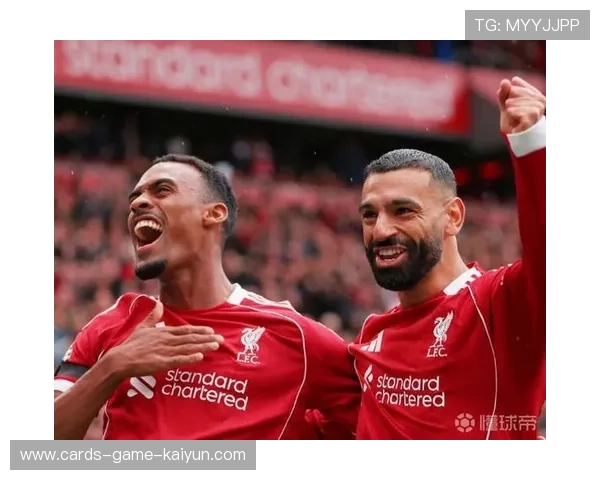 利物浦中前场在比赛中展现出极佳配合 利物浦中前场在比赛中展现出极佳配合