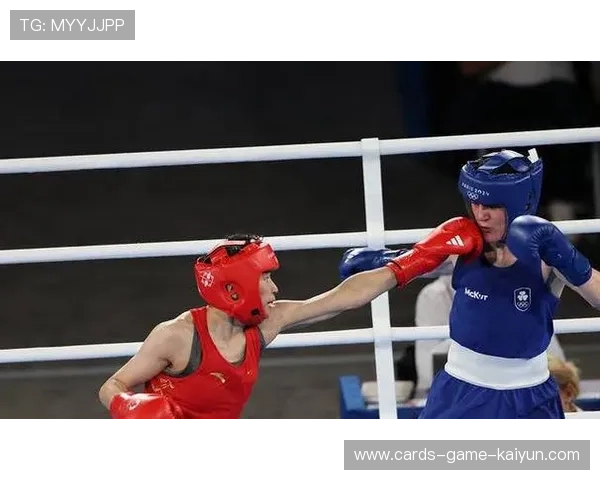 拳击世界比赛裁判判罚与观众热议齐飞